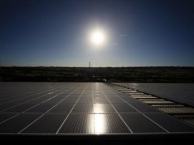 Egito constrói, em pleno deserto, a maior fazenda solar do mundo