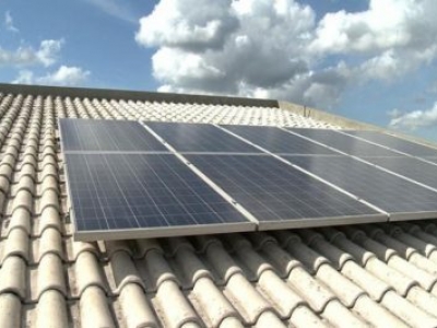 Brasil deve ampliar capacidade de energia solar em 115% em 2018, diz associação