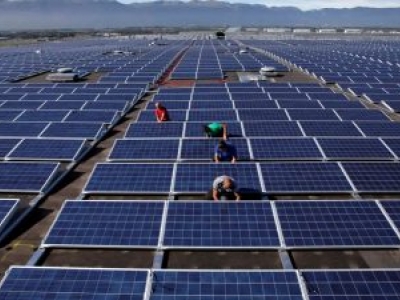 Governo zera imposto federal para painéis solares